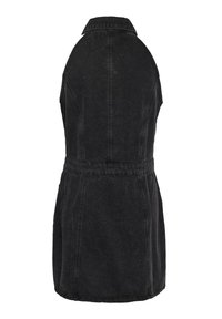 Zwart denim jurk met een gekraagde achterkant, getailleerde taille en uitlopende rok. Kenmerkt zich door een zachte textuur en strakke naden.