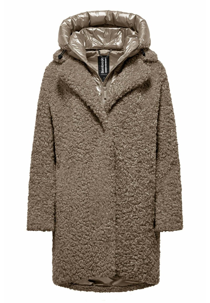 Cappotto marrone con texture, caratterizzato da un'esterno soffice e un cappuccio imbottito lucido. Presenta una chiusura con zip e tasche laterali. Design accogliente e moderno.