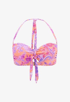Bandeau-Bikini-Oberteil in Korallenorange mit lila floralem Paisley-Muster, ausgestattet mit einem gebundenen Vorderteil, verstellbaren Trägern und einem metallischen Hardwaredetail.