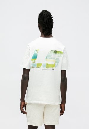 POLAROID GRAPHIC  - T-shirts med print - white/vibrant kiwi
