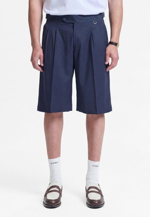 RETERNITY TAILORED BAGGY SHORTS - Shorts - pinstripe blue