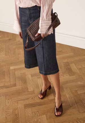 Manfield, Mules à talons - braun