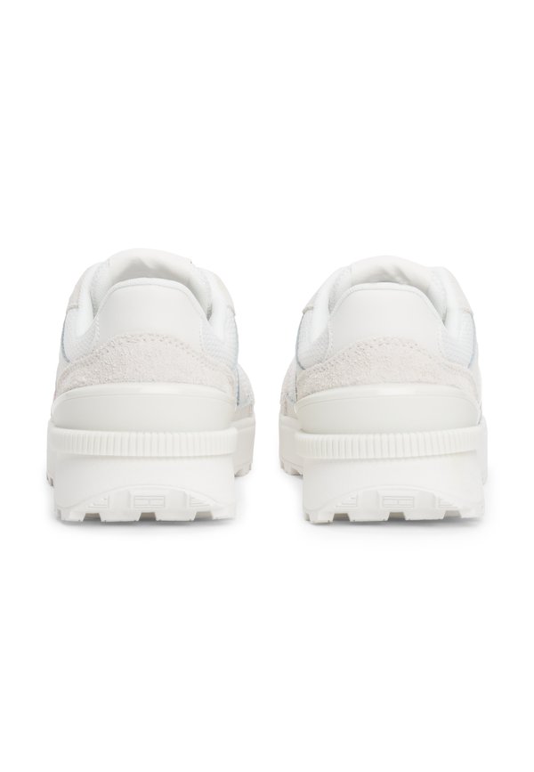 TECHNICAL RUNNER  - Trainers - ecru4