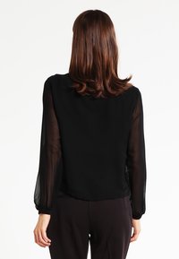 Vero Moda Petite Bomberjacka - black