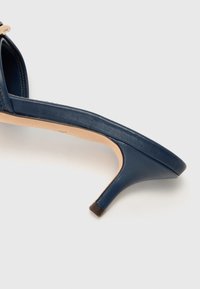 COACH MARGOT - Mules de salto - deep blue