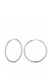 Orecchini a cerchio in argento con una superficie liscia e lucida. Presentano una forma circolare snella e un design di chiusura senza giunti.