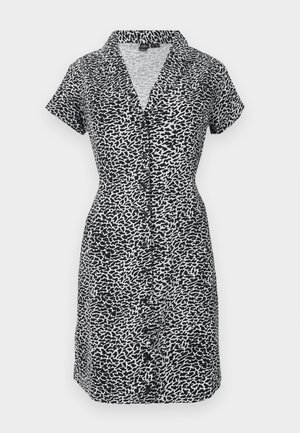 Črno-bela obleka s kratkimi rokavi, abstraktnega potiska, z gumbi, ovratnikom in oprijetim pasom.