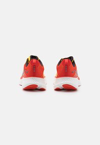 Saucony RIDE 17 - Hardloopschoenen voor op de weg - white/vizigold