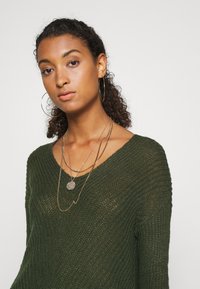 JDY JDYNEW MEGAN NOOS - Strickpullover - forest night