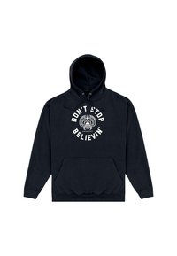 Felpa nera con tasca a marsupio anteriore e cappuccio regolabile. Presenta un testo grafico bianco: "NON SMETTERE DI CREDERE" con ulteriori elementi di design.