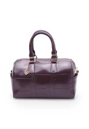 Sac à main violet à motif crocodile, de forme arrondie, avec deux poignées, quincaillerie dorée et une poche latérale pour un rangement supplémentaire.