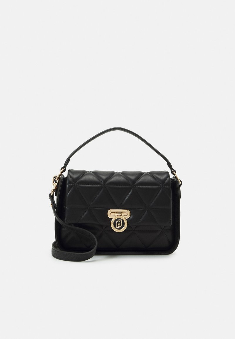 Schwarze, gesteppte Handtasche mit rechteckiger Form, ausgestattet mit einem goldenen Verschluss, abnehmbarem Tragegurt und einer strukturierten Oberfläche.