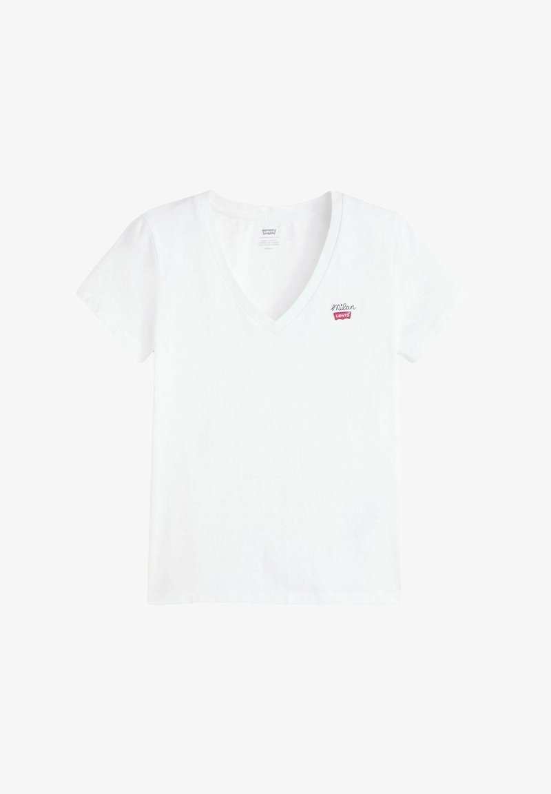 Weißes Baumwoll-T-Shirt mit V-Ausschnitt, kurzen Ärmeln und rotem Levi's-Logo auf der linken Brust. Glatte Textur, normal geschnittenes Design.