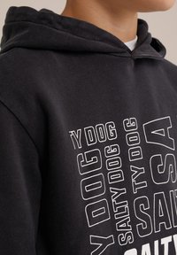 WE Fashion SALTY DOG - Džemperis ar kapuci - grey