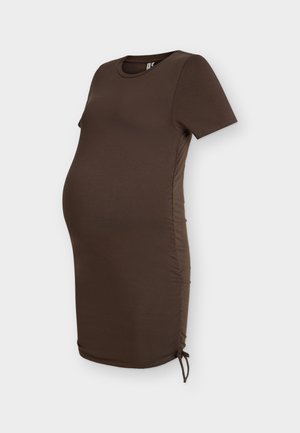 Braunes, kurzärmeliges Umstandskleid mit gerafften Seiten und verstellbarer Kordel am Saum, entworfen für angenehmes Tragen während der Schwangerschaft.