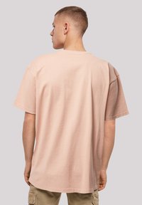 F4NT4STIC DARTS BOARD DARTSCHEIBE - Print T-shirt - amber