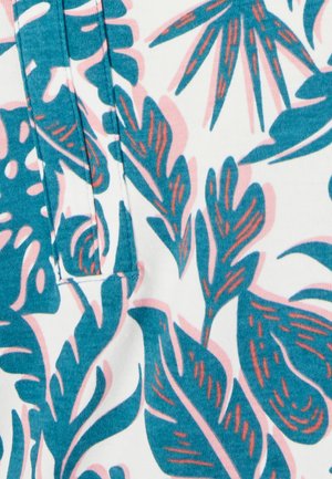 Katoenen stof met een tropisch bladerenpatroon in teal, roze en wit, met een zachte textuur en een korte openingdetail.
