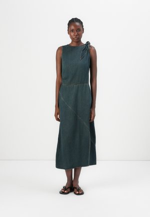 SAALBAS DRESS - Spijkerjurk - burnt oak