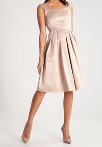 mint&berry Robe de soirée - gold-coloured