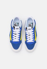 Vans CRUZE TOO UNISEX - Sapatilhas - limoges/blanc de blanc