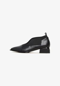 Ausgewählt, patent black