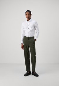 OLYMP No. Six Alkalmi ing - white