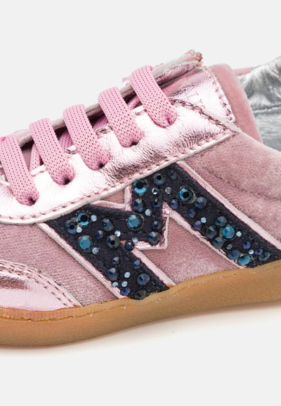 Monnalisa RUN - Baskets basses - cipolla/blu