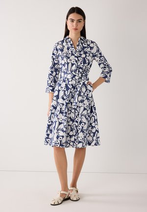 SOMMERLICHES 3/4 ARM FLOWERPRINT - Blusenkleid - flower print