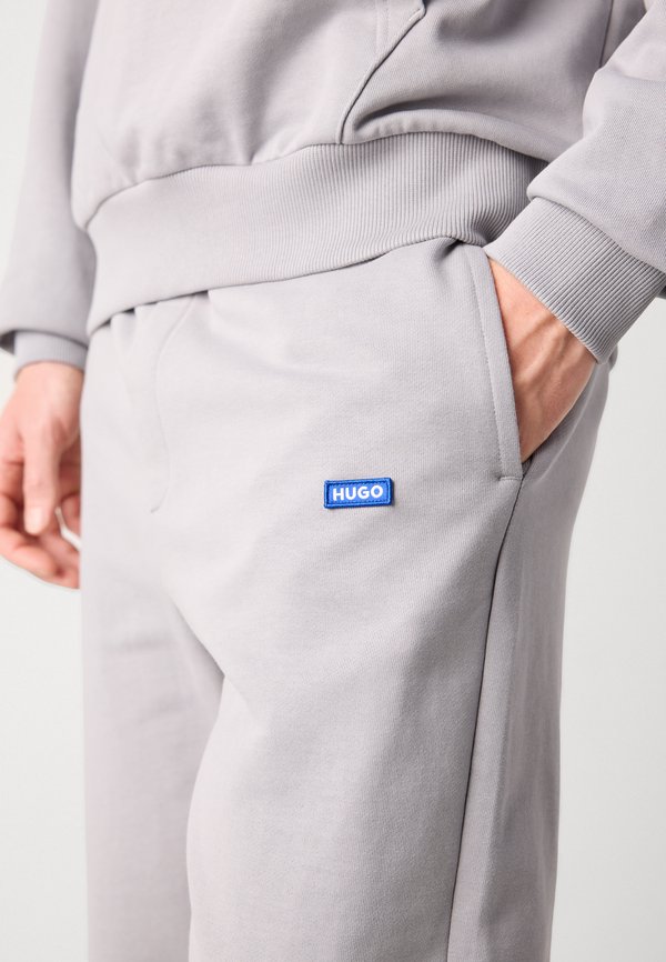 TRACKSUIT  - Tracksuit3