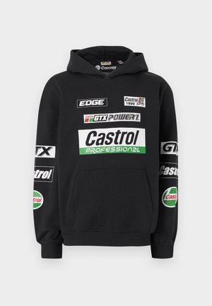 Sudadera negra con capucha con múltiples logotipos de carreras Castrol y GTX impresos en el frente y las mangas, con un bolsillo frontal tipo canguro.