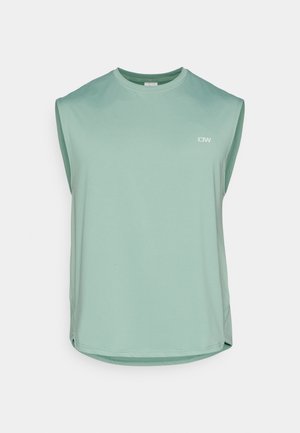 Top deportivo sin mangas de color verde claro, hecho de una tela transpirable con textura de malla. Presenta un escote redondo y un logo sutil en la parte delantera.