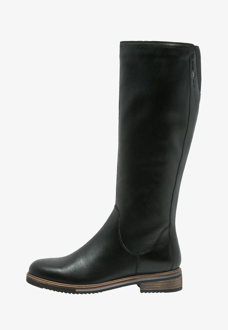 Černé kožené kozačky do výšky kolen s hladkým povrchem, zaoblenou špičkou a nízkým dřevěným podpatkem. Obsahují vedlejší švy s detaily.