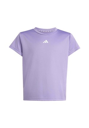 Lila kortemouwen sportt-shirt met een ronde hals en een klein wit Adidas-logo midden op de borst op een effen achtergrond.