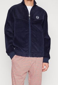 Sergio Tacchini Lehká bunda - blue