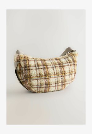 Sac à épaule en peluche à carreaux dans des couleurs crème, marron et jaune avec une texture douce. Il dispose d'une sangle grise et d'une forme légèrement courbée.
