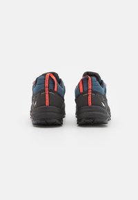 Salewa ALP TRAINER 2 - Pantofi drumeție - dark denim/black