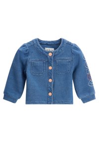 Denimowa kurtka w ciemnoniebieskim kolorze z długim rękawem, okrągłym kołnierzem i dwiema przednimi kieszeniami. Posiada różowe zapięcia na guziki oraz kolorowy detal logo na rękawie.