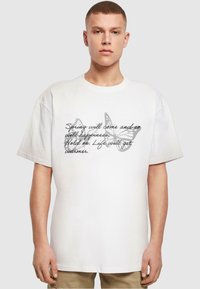 Merchcode SPRING SAYING HEAVY OVERSIZED - T-shirts med print - white