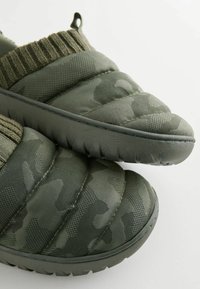 Next REGULAR FIT zielony