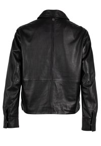 Schwarze Lederjacke mit spitzem Kragen, sichtbaren Nähten und geknöpften Manschetten. Verfügt über eine glatte Textur und eine strukturierte Passform.