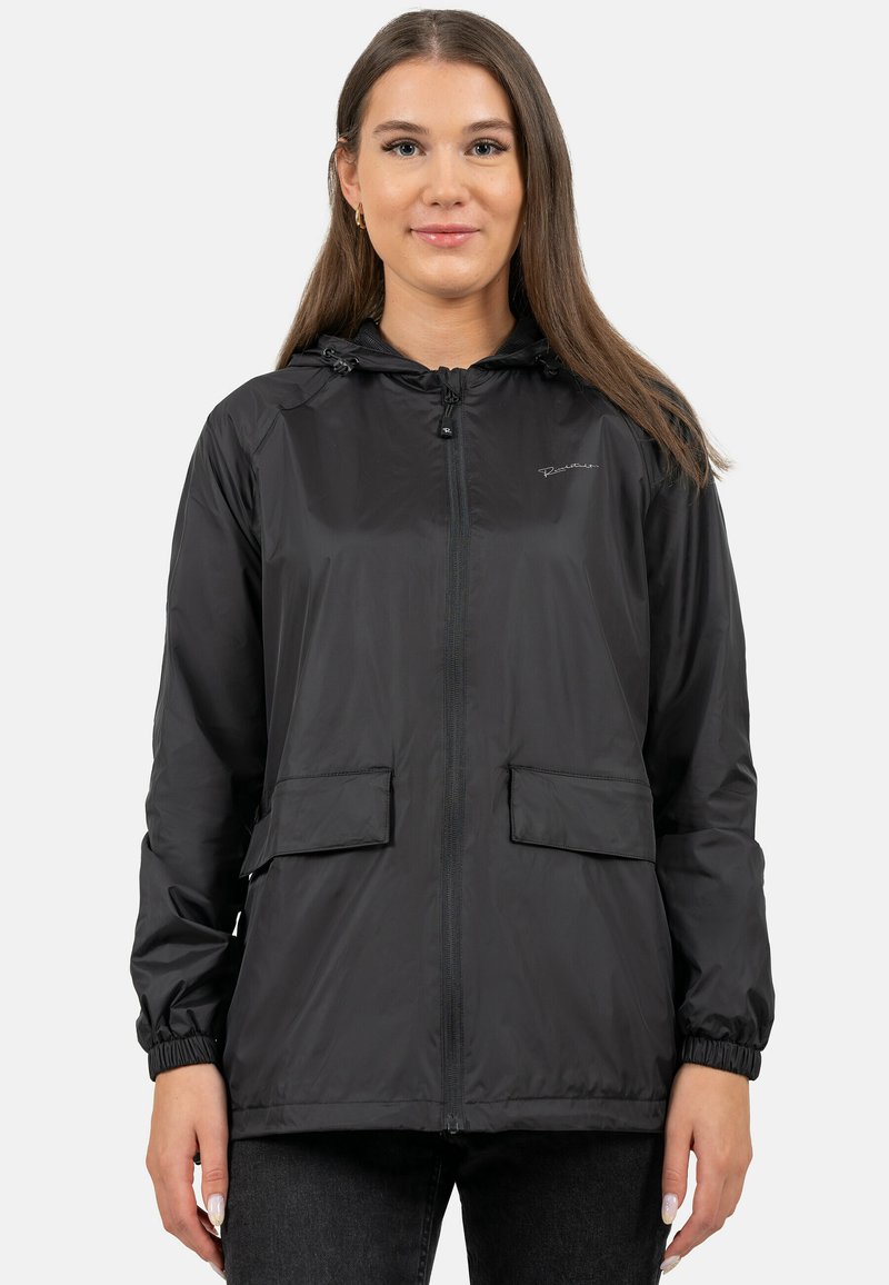 Giacca leggera nera con cappuccio, zip frontale e due grandi tasche. Presenta polsini elasticizzati e una texture liscia e lucida.