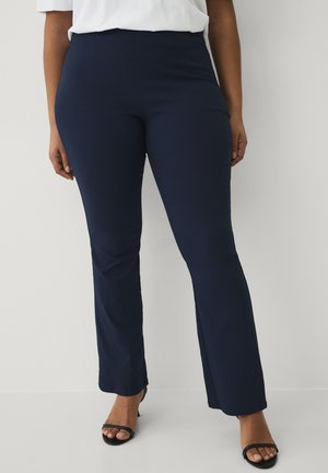 Marineblauwe flared broek van rekbare stof met een hoge tailleband, met een gladde textuur en een op maat gemaakte pasvorm.