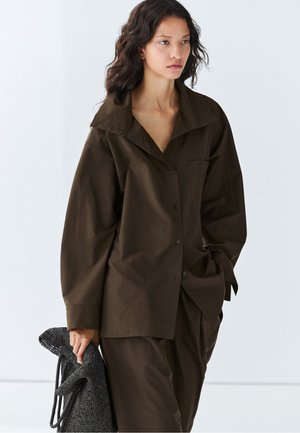 Massimo Dutti, HIGH COLLAR OVERSHIRT WITH BUCKLE DETAIL - Short coat - khaki
