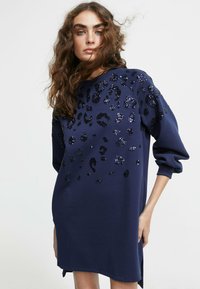 LOLA CASADEMUNT Vestido de punto - blue