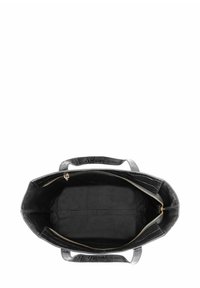 Czarna skórzana torba tote o fakturze krokodyla, z przestronnym czarnym materiałowym wnętrzem i zapinaną na zamek kieszenią. Uchwyt na górze.