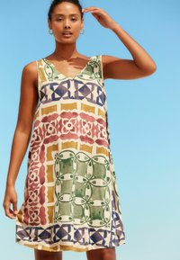 Next SLOUCH MIDI AND SLEEVELESS V-NECK REGULAR FIT - Rochie din jerseu - print