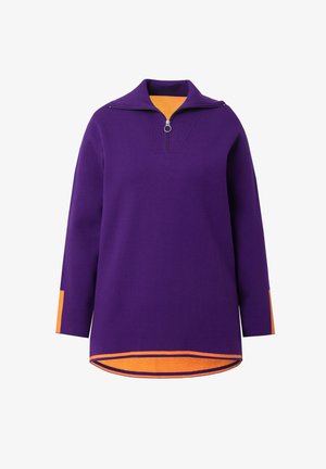 Pull-over violet à manches longues avec col zippé, doublure intérieure orange, bande orange sur l'ourlet et accents orange sur les poignets.