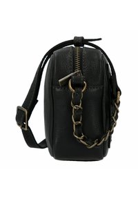 Borsa a tracolla in pelle nera con superficie texturizzata, forma arrotondata, dettagli in oro e una tracolla a catena per un tocco in più.