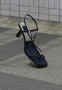 Δεν επιλέχθηκε, black
