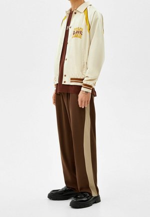 Bershka, Pantalon classique - brown